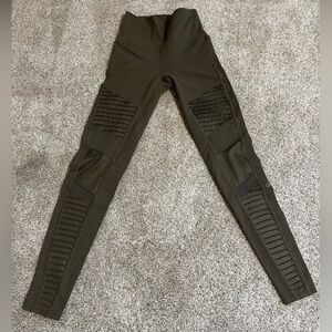 Alo Moto Legging
